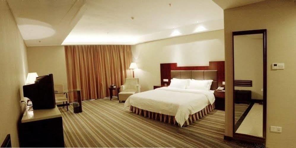 Phoenix Grand Hotel 鳳凰県 エクステリア 写真