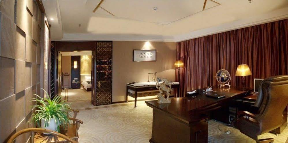 Phoenix Grand Hotel 鳳凰県 エクステリア 写真
